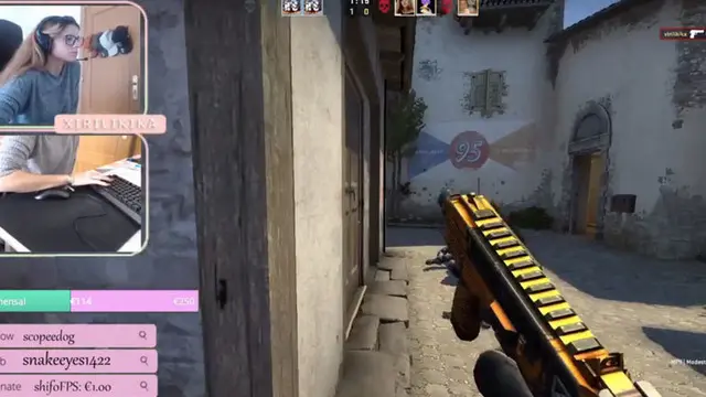 Tek Koluyla CS:GO Oynayan Kadın Twitch Yayıncısı Viral Oldu