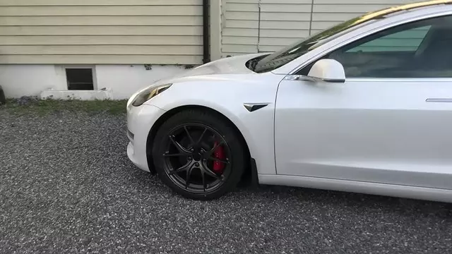 Magnezyum Jantlı Tesla Model 3'ün Kalkış Performansı (Video)