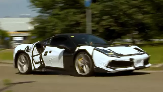 Ferrari'nin Yeni Aracı, İtalya Sokaklarında Görüntülendi