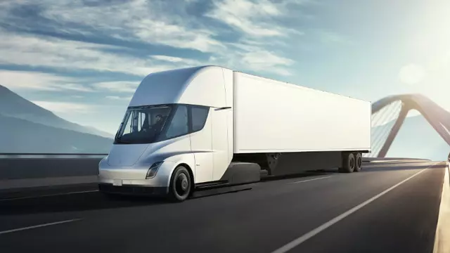 Elon Musk: "Tesla Semi'nin Seri Üretim Zamanı Geldi"