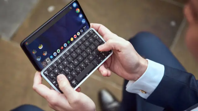 Klavyeli Telefon Astro Slide'ın Özellikleri Güncellendi