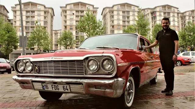 Yavuz Ünlü, İki Klasik Otomobili Sıfır Araç Fiyatına Satıyor