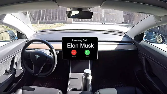 Tesla Araçlara Video Konferans Özelliği Gelecek