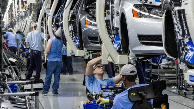 Volkswagen, En Büyük Fabrikasında Yeniden Üretime Geçti