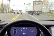 Tesla’nın Yeni Özelliğinin Nasıl Çalıştığını Gösteren Video