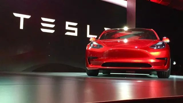 Tesla, Araçlarını Hızlandıran Bir Güncelleme Yayınladı