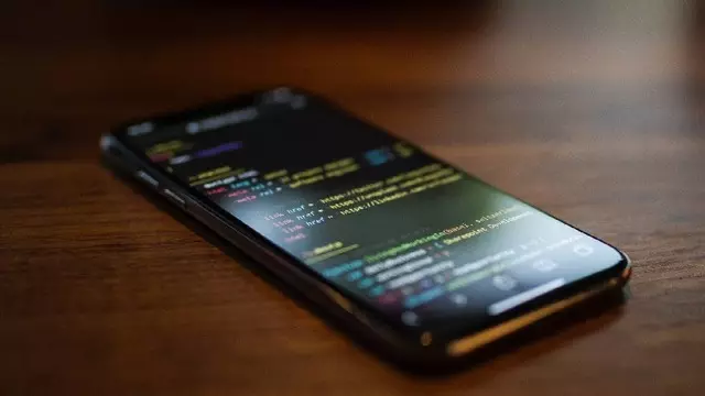 Apple, Araştırmacılarına Jailbreak’li iPhone Gönderiyor 1 Apple, Araştırmacılarına Jailbreak’li iPhone Yolluyor