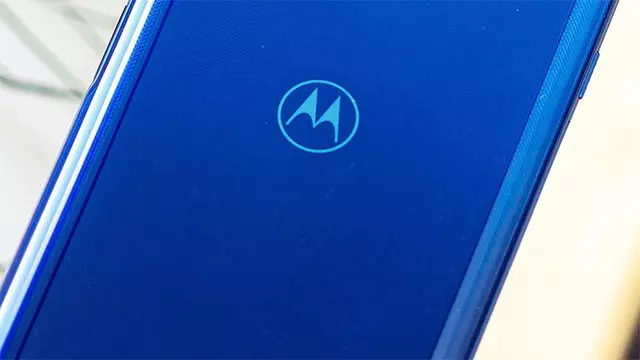 Motorola'dan 5.000 mAh Pile Haiz Yeni Bir Telefon Geliyor 1 Motorola'dan 5.000 mAh Pile Sahip Yeni Bir Telefon Geliyor