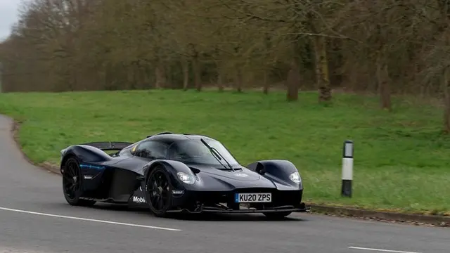 Aston Martin Valkyrie'nin Test Sürüşünden Fotoğraflar