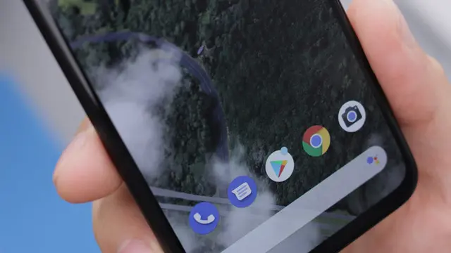 Google Asistan, Siri'nin Fare Olduğunu Düşünüyor