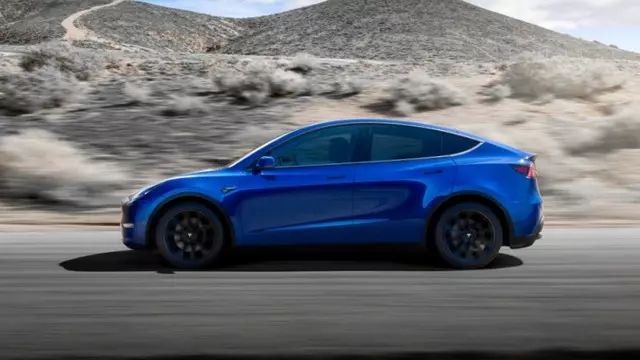 Tesla Model Y'nin İç Tasarımını Gösteren Yeni Fotoğraflar