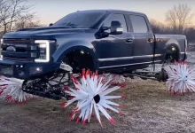 YouTuber'dan Ford F-350 İçin Garip Tekerlek Tasarımı (Video)