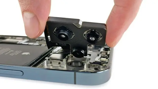 iPhone 12 Pro Max Parçalarına Ayrıldı