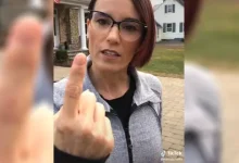 Tesla'nın Kapı Kolu, Bir Kadının Tırnağını Kopardı (Video)