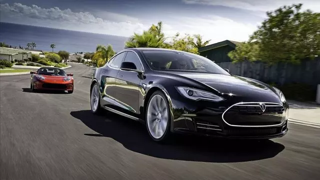 Araştırmacılar, 2 Tesla'nın Hız Limitini Kandırmayı Başardı