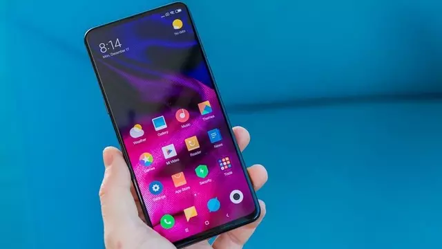 Xiaomi Mi 11 Pro 2K Ekran ve 200W Hızlı Şarj ile Gelebilir