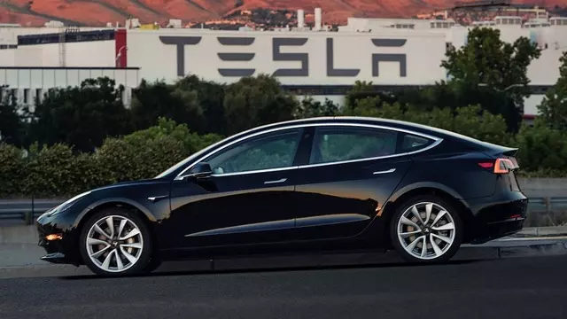 Tesla, Dünyanın En Hızlı Büyüyen Markası Oldu