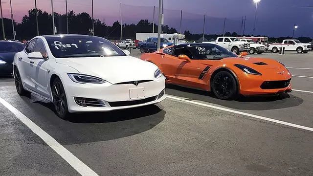 Model S ve Porsche Taycan Karşılaştırması