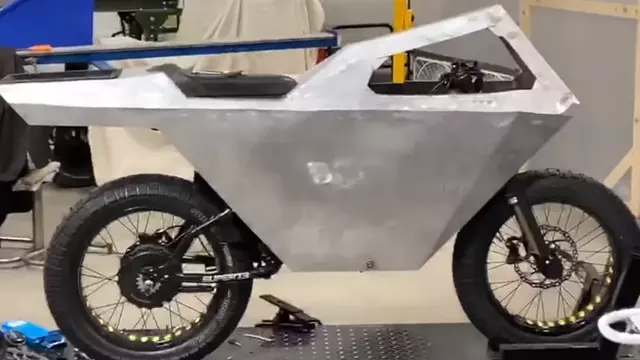 Bir YouTuber, Tesla Cybertruck'tan Esinlenip Bisiklet Üretti