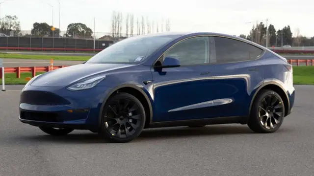 Tesla, Yeni Model Y’nin Üretim Versiyonun Görselini Paylaştı