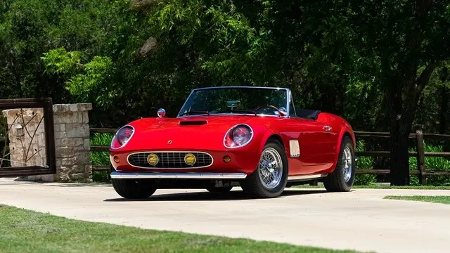 Replika Ferrari, Açık Artırmada Yüz Binlerce Dolara Satıldı