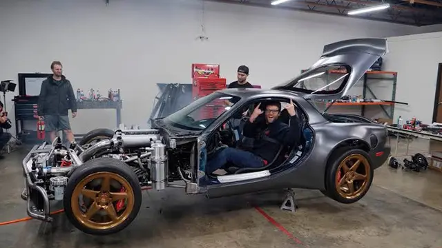 Dünyanın İlk Dört Çeker Mazda RX-7'sinin Test Videosu