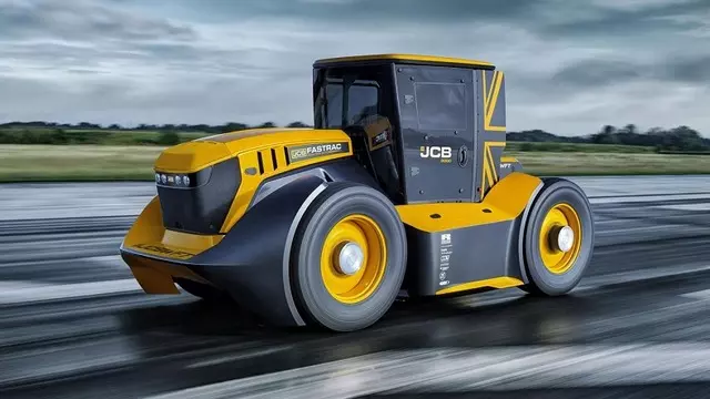 Dünyanın En Hızlı Traktörü JCB Fastrac'a Yakından İncelendi