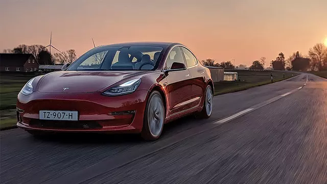 Tesla, Almanya’daki Taksi Şirketinden Büyük Bir Sipariş Aldı