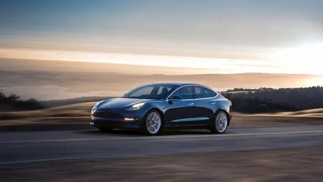 Tesla, Çin’deki Araçlarına Yayın ve Oyun Hizmeti Ekliyor