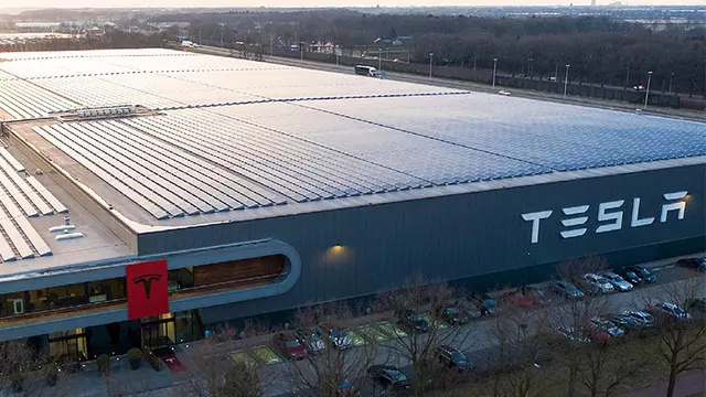 Tesla, Gigafactory İçin Anlaşmaları Tamamlamak Üzere