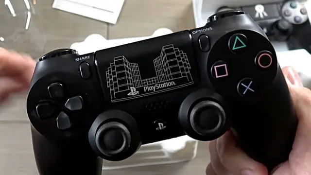 Sony Çalışanlarına Özel PS4 DualShock Tasarımı (Video)