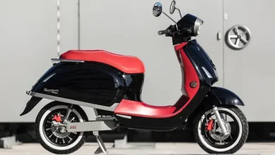 Kumpan’ın 100 km/sa Hıza Ulaşabilen Scooter'ı Tanıtıldı 3 Kumpan’ın 100 km/sa Hıza Ulaşabilen Scooter'ı Tanıtıldı