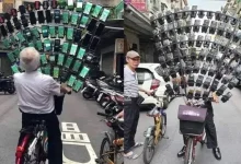 Pokémon GO Oynamak İçin Onlarca Telefon Kullanan Adam