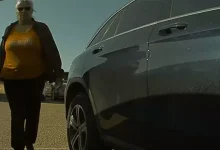 Bir Araç Sahibi Model 3'ünü Anahtarla Çizen Kadını İfşa Etti