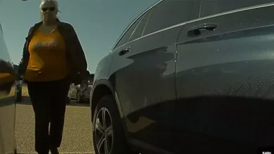 Bir Araç Sahibi Model 3'ünü Anahtarla Çizen Kadını İfşa Etti