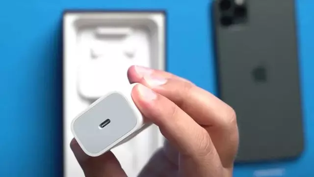 Apple, iPhone 12 Kutusunda Şarj Aleti ve Kulaklık Sunmayacak