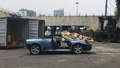 Kaçak Ferrari'yi Bulldozerle Ezdiler (Video)