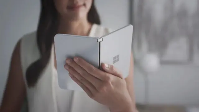 Microsoft Surface Duo'ya Ait Yeni Görüntüler Ortaya Çıktı