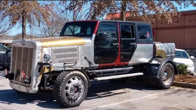 Görünce 'Mad Max’te miyiz?' Sorusunu Sorduran Kamyonet