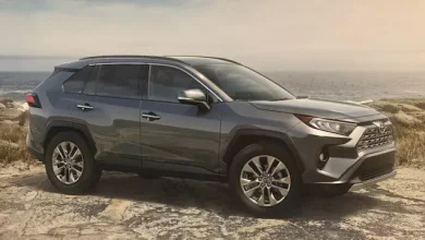 Toyota, İki Adet Hibrit Aracını Türkiye'de Satışa Sundu