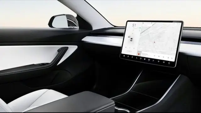 Elon Musk’ın ‘2 Yıla Geliyor’ Dediği Direksiyonsuz Tesla