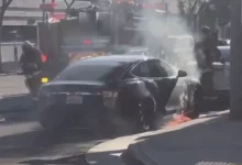 Bir Tesla Model X Sebepsiz Yere Alev Aldı