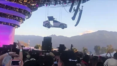 Jaden Smith Konserinde Tesla Model X Şovu