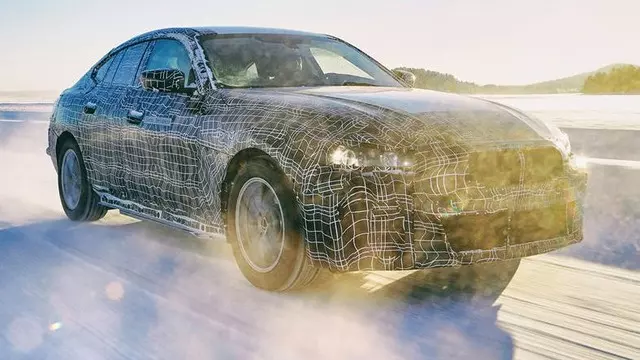 BMW i4'ün Bazı Etkileyici Özellikleri Ortaya Çıktı