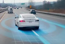 Tesla'lar Artık Öndeki Aracın Şerit Değiştireceğini Anlıyor