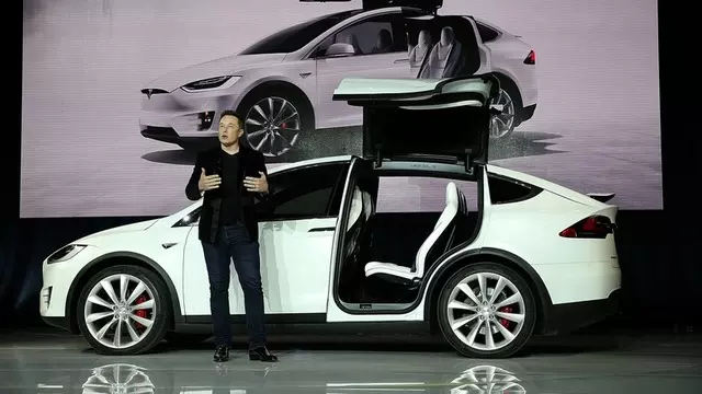 Tesla, Otomobili Ayağınıza Getiren Yeni Özelliği Yayınladı