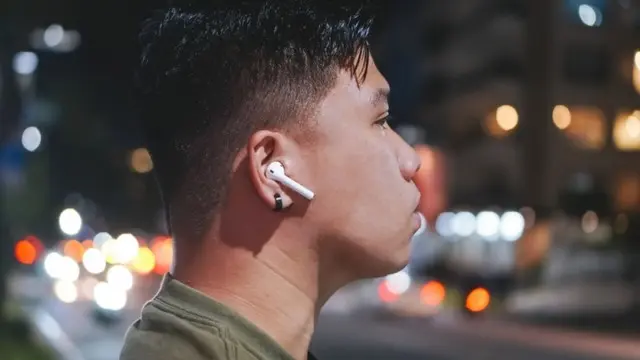 OnePlus'ın İlk TWS Kablosuz Kulaklıklığı Açığa Çıktı (Video)