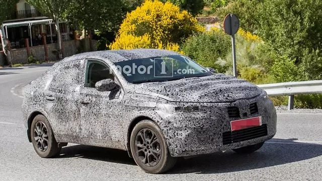 Yeni Renault Captur Coupe İlk Kez Görüntülendi