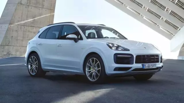 Porsche Cayenne E-Hybrid'in Fiyatı Belli Oldu!