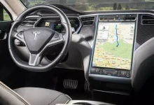 Tesla’dan Sürücülere Zeka Fışkıran Yeni Yıl Sürprizi!